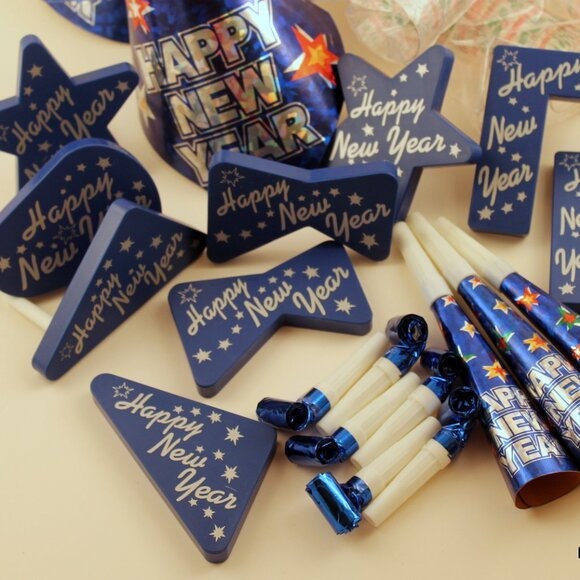 New Year's Eve Party Hats Noise Makers for 10 people Adult Kids Decorations - Picture 1 of 9